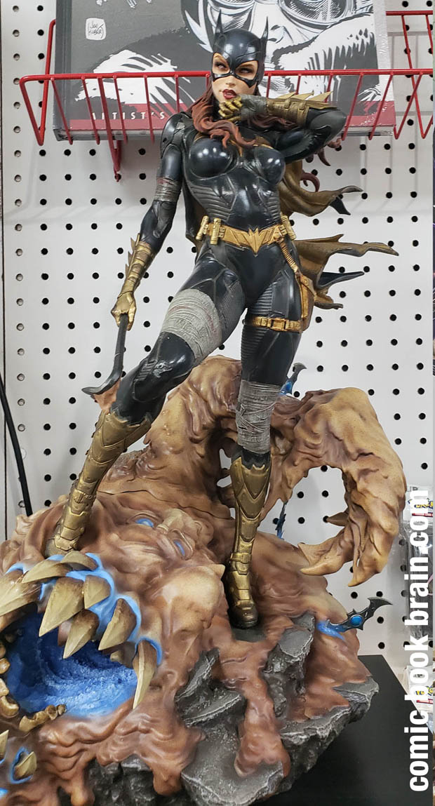 Batgirl Statue